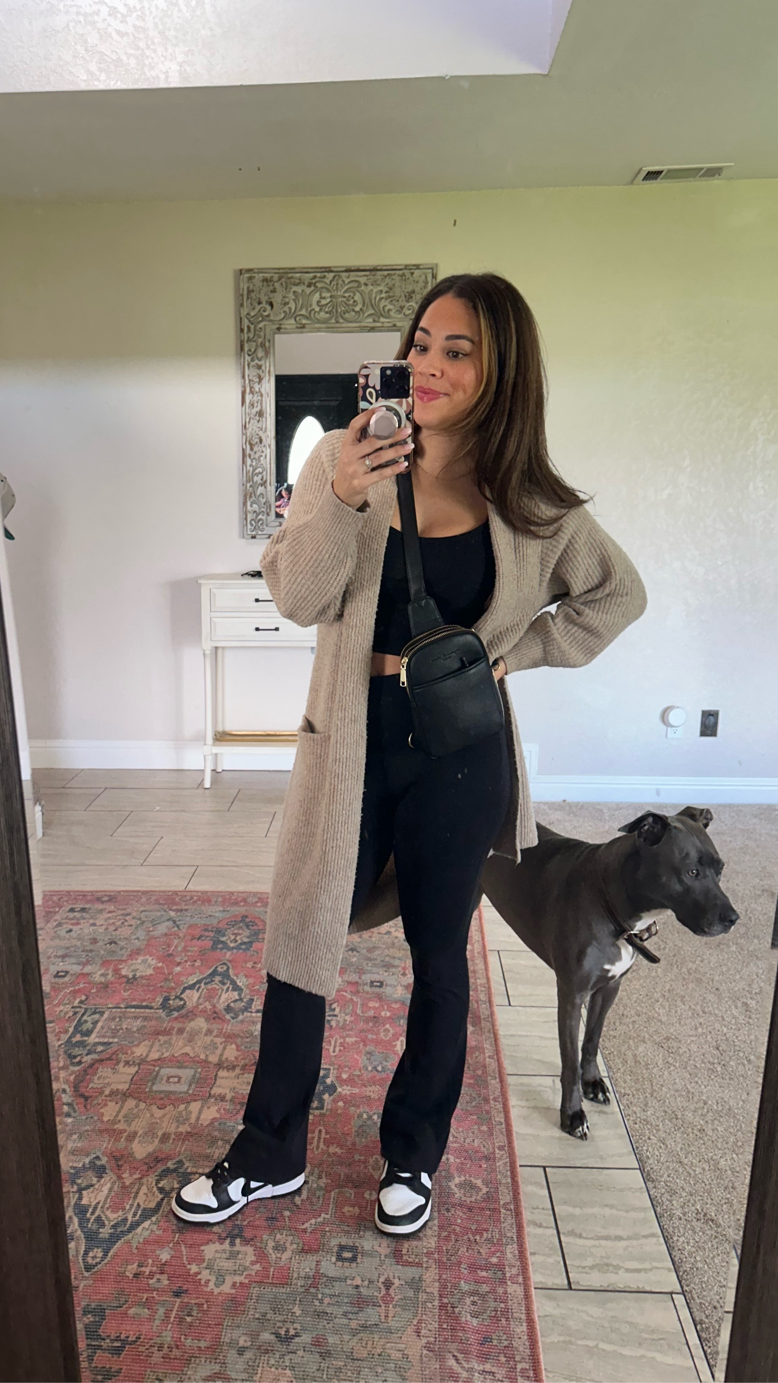 Easy #OOTD still using my fave crossbody daily. // #alo leggings // #nikedunks #pandas 