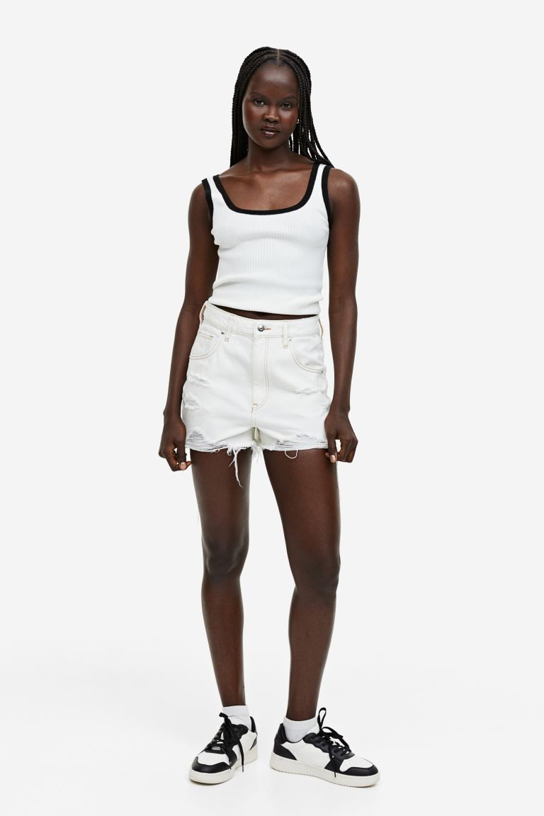 High-waisted denim shorts | H&M (UK, MY, IN, SG, PH, TW, HK)
