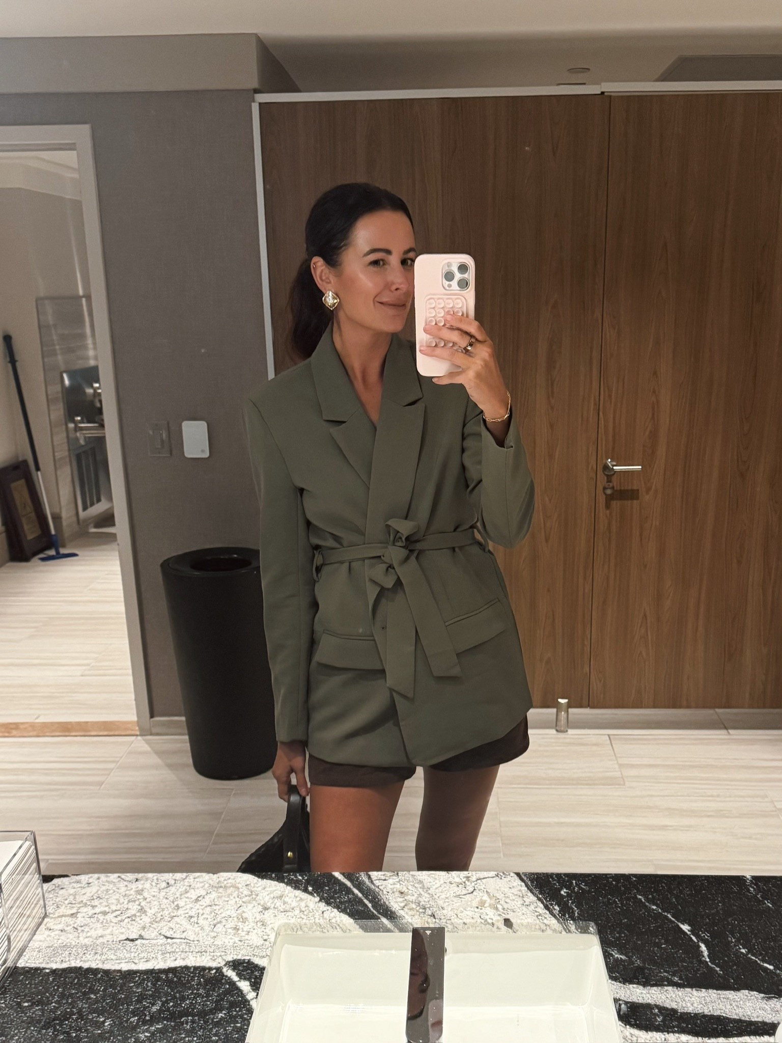 Ootd for LTKCON! We’ve had a great time learning and meeting up with so many friends! This look is so chic with the belted blazer top and these suede shorts! 

#LTKTall #LTKStyleTip #LTKCon