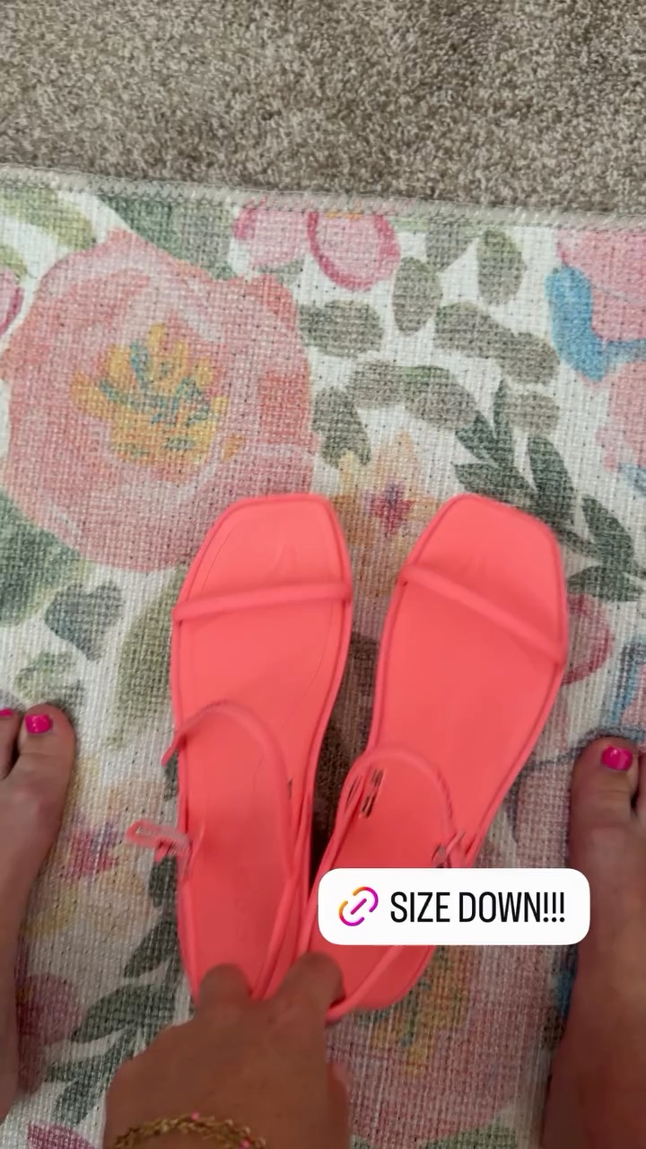 How cute are these new Croc platform sandals?!!!!

#LTKMidsize #LTKSeasonal