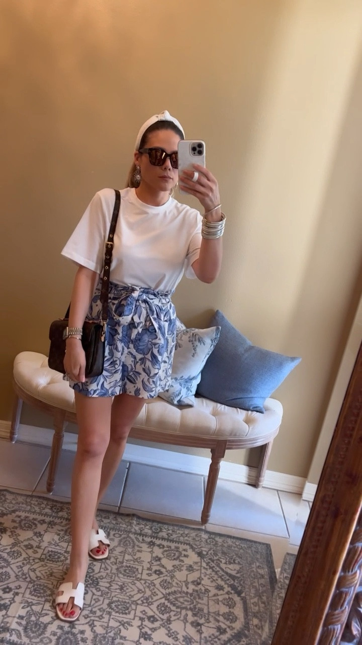 40% off Steve Madden Sandals
White
Hadyn sandals
Summer sandals
H sandals
Kendra scott Madison blue earrings 
Shop the look
Oran sandals
White boxy tee
T shirt
Target style 
Budhagirl Bangles
Silver
Ivory
Three kings
All weather
Bracelets
Kendra scott cuff
Silver 
Rhinestone
Gift idea
Diff sunglasses 
BOGO FREE

#LTKshoecrush #LTKGiftGuide #LTKsalealert