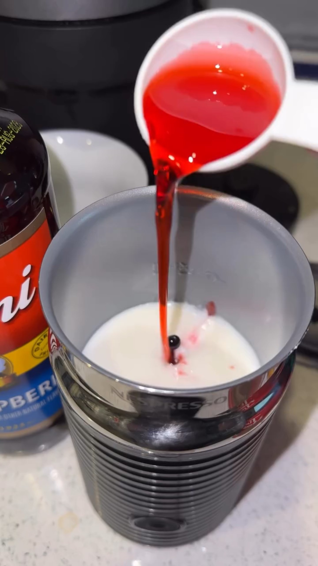 Too bad you can’t smell this ☕️❤️

Raspberry Mocha Latte
1-2 tbsp chocolate sauce
Nespresso Double Espresso Dolce capsule (or your choice of espresso)
Milk
1-2 tbsp Torani Red Raspberry Syrup

nespresso recipes | nespresso verturo 

#LTKcanada #LTKhome