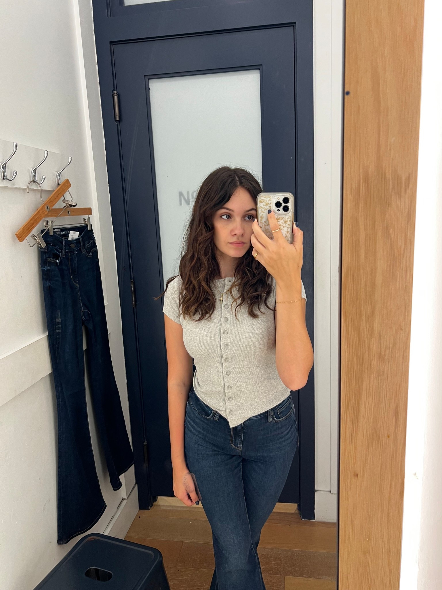 American Eagle super high rise curvy flare jeans are ON SALE!! Hurry and grab a pair before they’re gone!

I’m wearing a size 2 regular! Similar top linked too! 

#americaneagle #jeans  

#LTKSaleAlert #LTKPetite