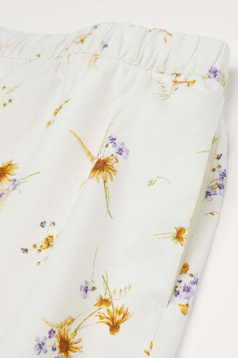 Linen-blend Shorts
							
							$24.99 | H&M (US)