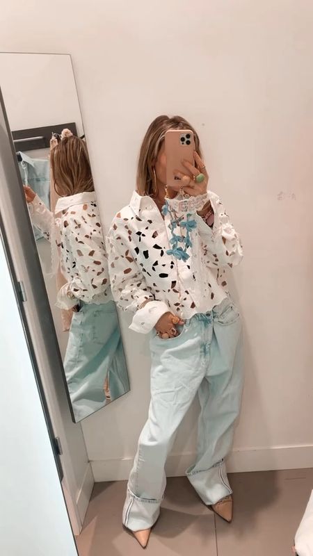 New spring edit @hm the pieces we love 💕💕linked both styles for you girls.. wearing size large in the shirt and size oversized in the jeans (2 sizes bigger than regular) totally obsessed with this look will search for some new pointy Slingbacks or add your sneakers 🤍🤍🫶🏻🫶🏻 also adding our prefs atm. Happy spring look 💕💕🌸🌸
Phone accessories are from our brand @prettypiecesbySiss shoppable in our online shop  www.bySiss.com girls xx 
.
H&M, jeans, folded jeans, spring outfit, light wash denim, lace shirt, crochet, bySiss 🎀🎀, streetstyle, summer look.

#LTKVideo #LTKstyletip #LTKfindsunder50