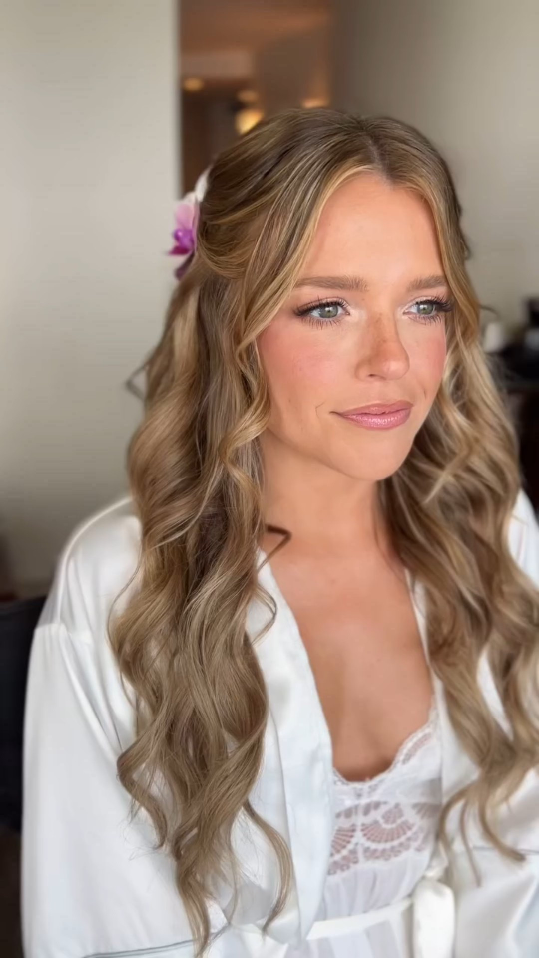 Melissa for @thebeachhousekauai 
Love the @patricktabeauty “She’s a Doll” blush!

#kauaimakeupartist #hawaiibride #kauaibride #theartistsco