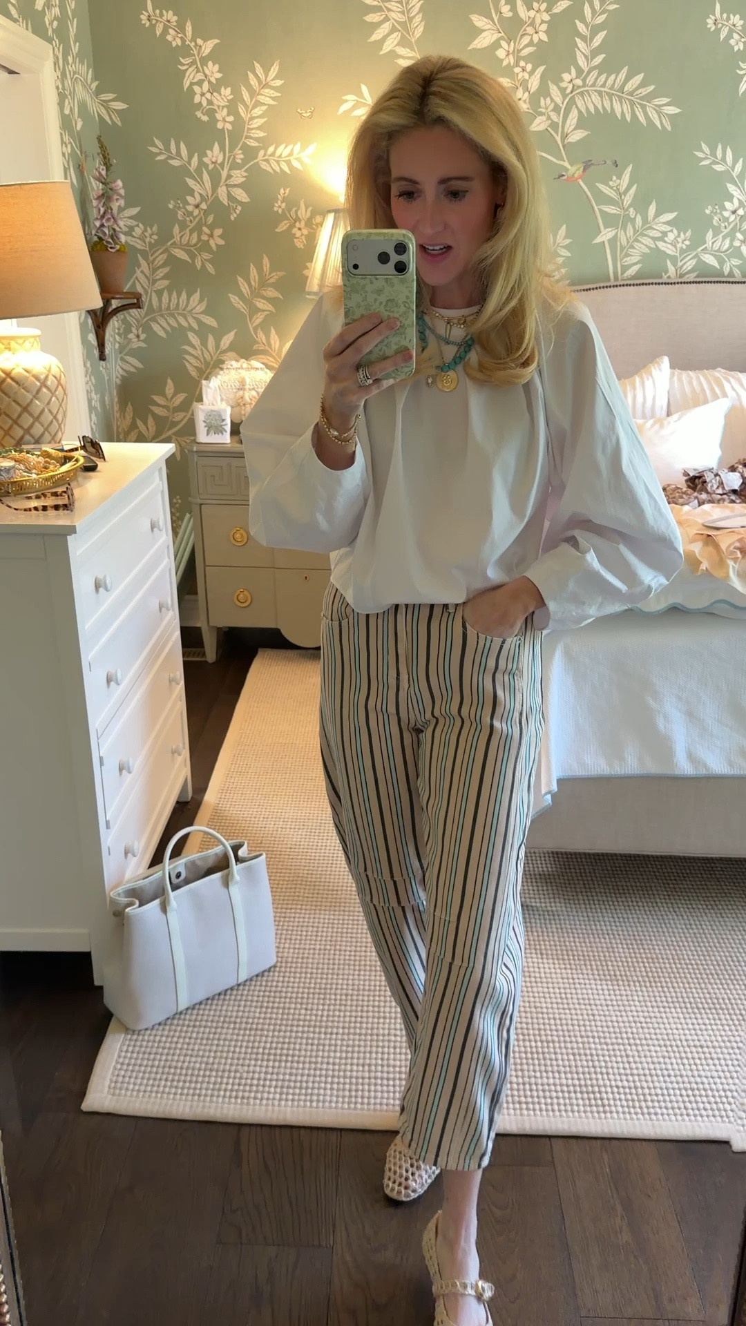 The cutest Amazon barrel jeans! I’m wearing a size small! 

#LTKootd