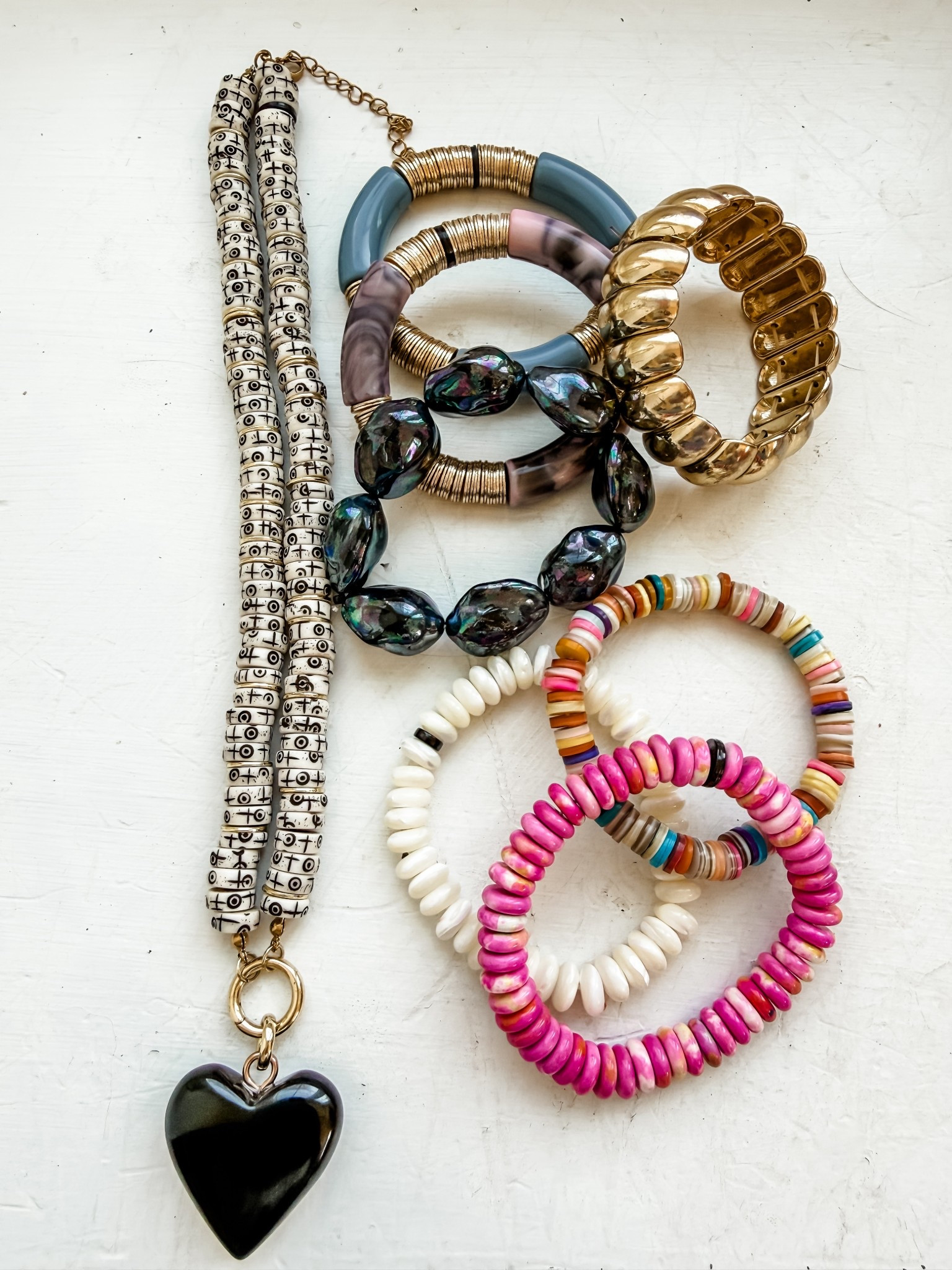 Final day for the spring cleaning sale! $2 to $40 in cart. Beaded bracelets, heart, necklace, 



#LTKSaleAlert