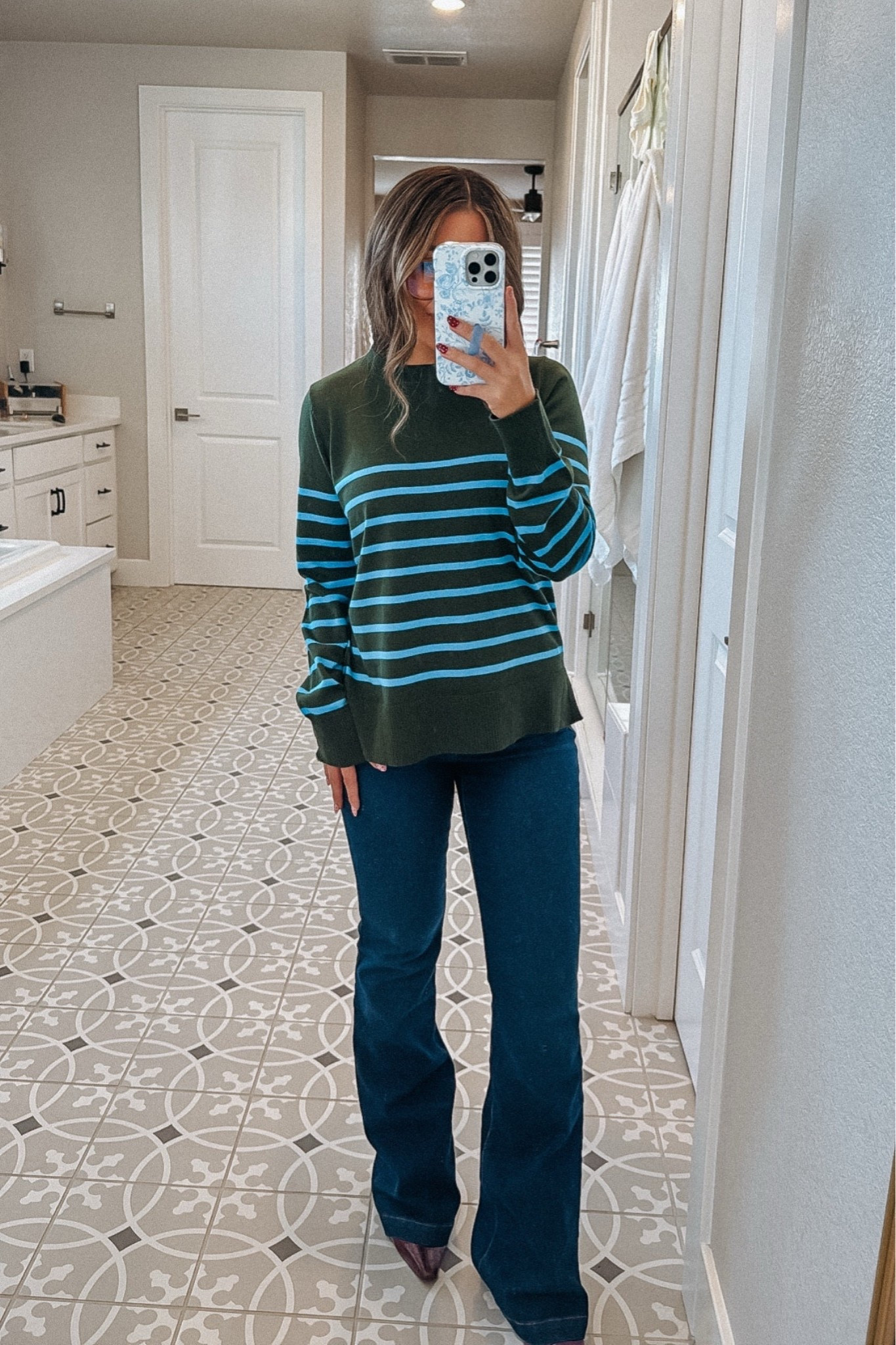 Walmart fall striped sweater - wearing xs
Walmart denim - run TTS

Affordable fall outfit
Jeans
Flared jeans
Denim haul
Fall sweater
Striped sweater



#LTKPetite #LTKFindsUnder50 #LTKSeasonal