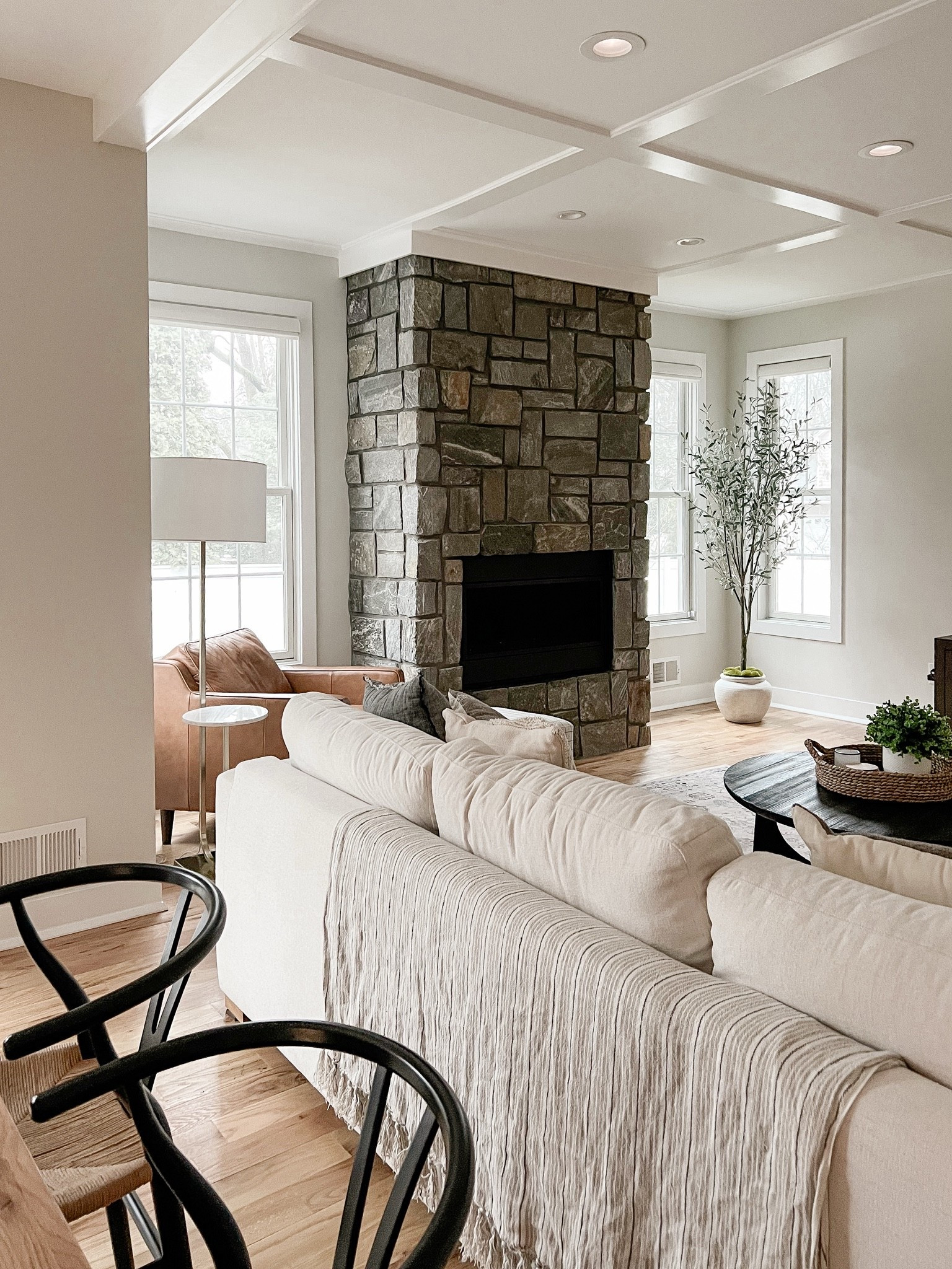 Summer isn’t over yet but fall is calling… 🍂

Cozy layers, rich leather and brass accents — mixing materials so crest a home that feels finished but still approachable.

#LTKSeasonal #LTKHome #LTKdayinmylife