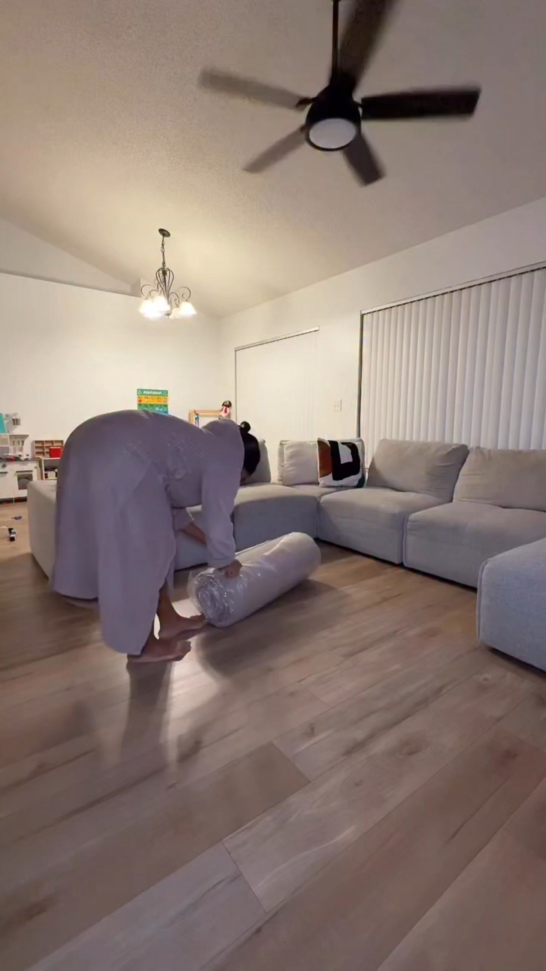 My new favorite spot to unwind.💚

I got the @zonlihome Classic Floor Mattress in queen size and used it for a solo movie night. So cozy and easy to store away after!

✨ Key Features:

• Eco-friendly & made with organic materials 🌿

• Designed for safety and superior comfort

• Comes in multiple sizes, colors & thicknesses

• Machine-washable cover for easy care 🧺

Perfect for everything from kids play area and yoga to movie nights, picnics, camping, or even as an extra bed for guests.

Comfort meets convenience, and I’m here for it. 💤

You can get 10% off using my code: annaazcona10

LINK IN BIO.

#ZonliHome #FloorMattress #CozyVibes #HomeComfort #OrganicCotton #HomeEssentials #MovieNight