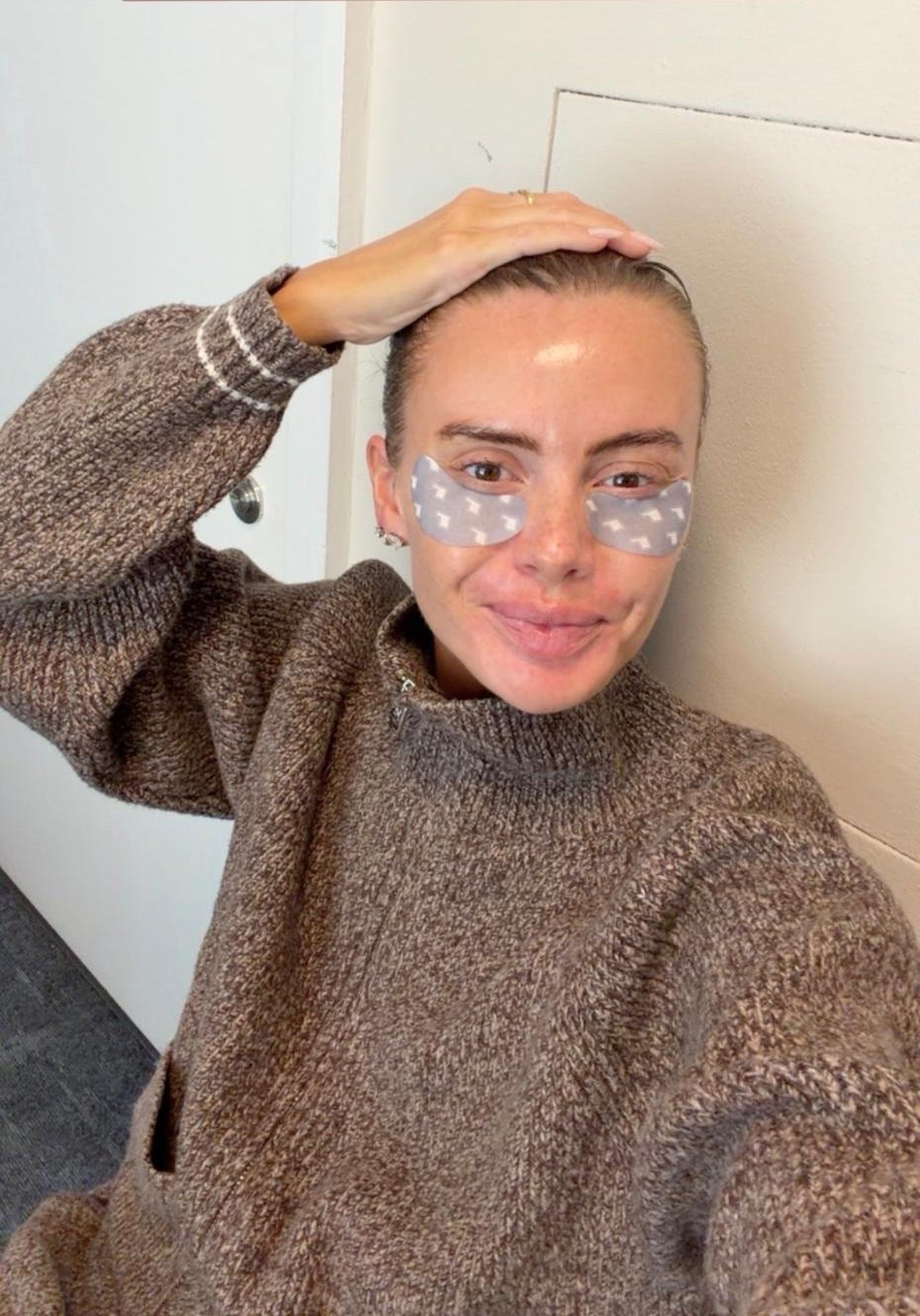 The BEST de-puffing eye patches! These are the ones I use but just a different symbol on them 🤍🤍 can’t recommend them enough

#LTKuk #LTKeurope #LTKbeauty