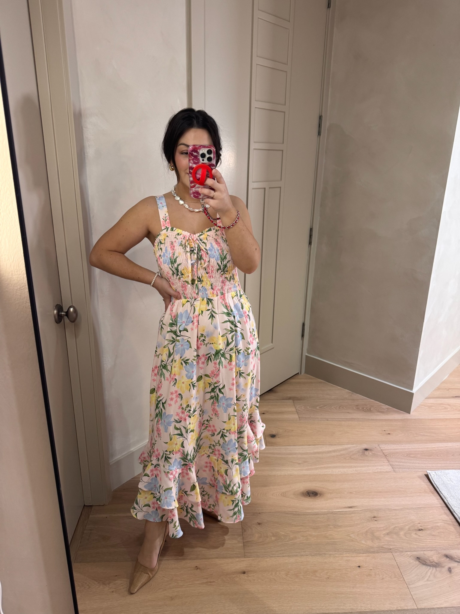 Floral maxi dress! 

Size small in color blue yellow 

5'0" 140lbs
Petite friendly!


#LTKPetite #LTKSeasonal #LTKTravel