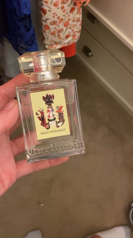 Carthusia perfume 

#LTKBeauty #LTKSeasonal #LTKVideo