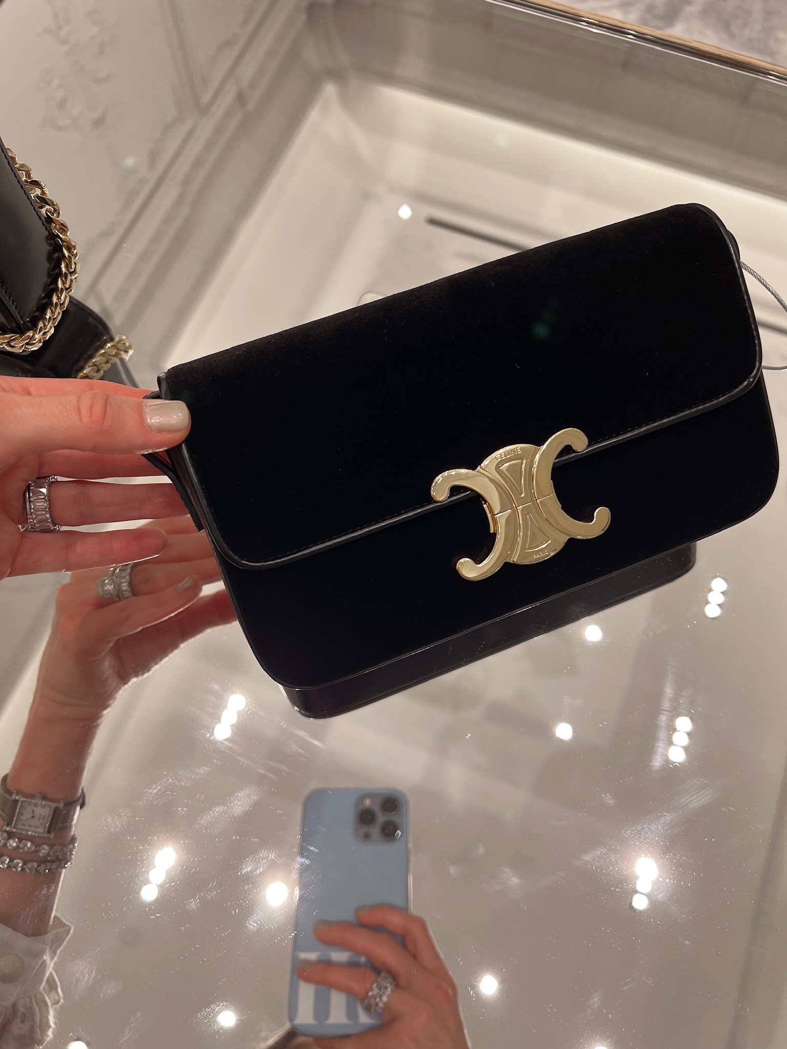 Chic bags for fall!

Celine
Designer bags 

#LTKitbag #LTKwedding #LTKstyletip