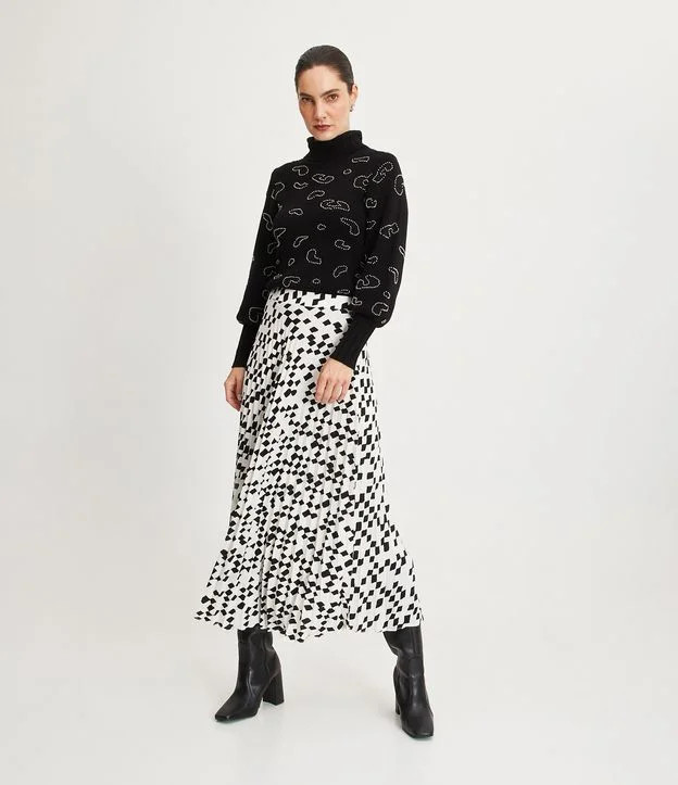 Saia Longa Evasê em Crepe Plissada com Estampado Geométrico Off White | Renner (BR)