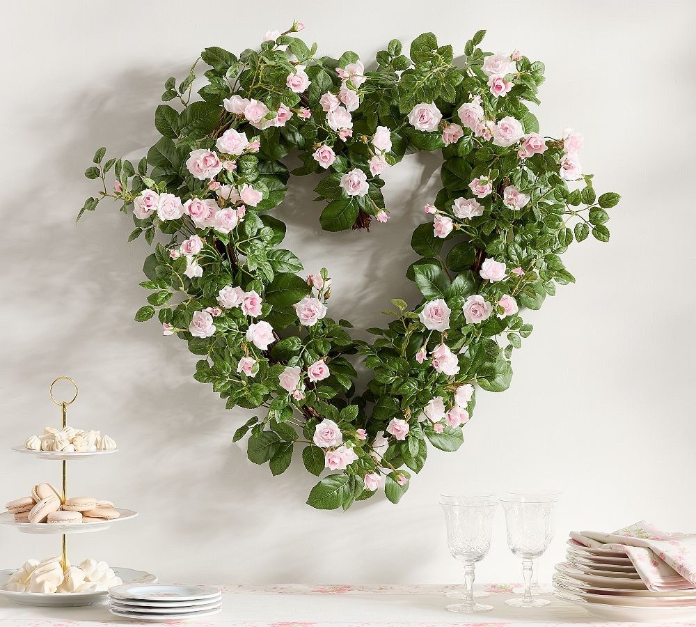 Heart wreath Valentine’s day decor