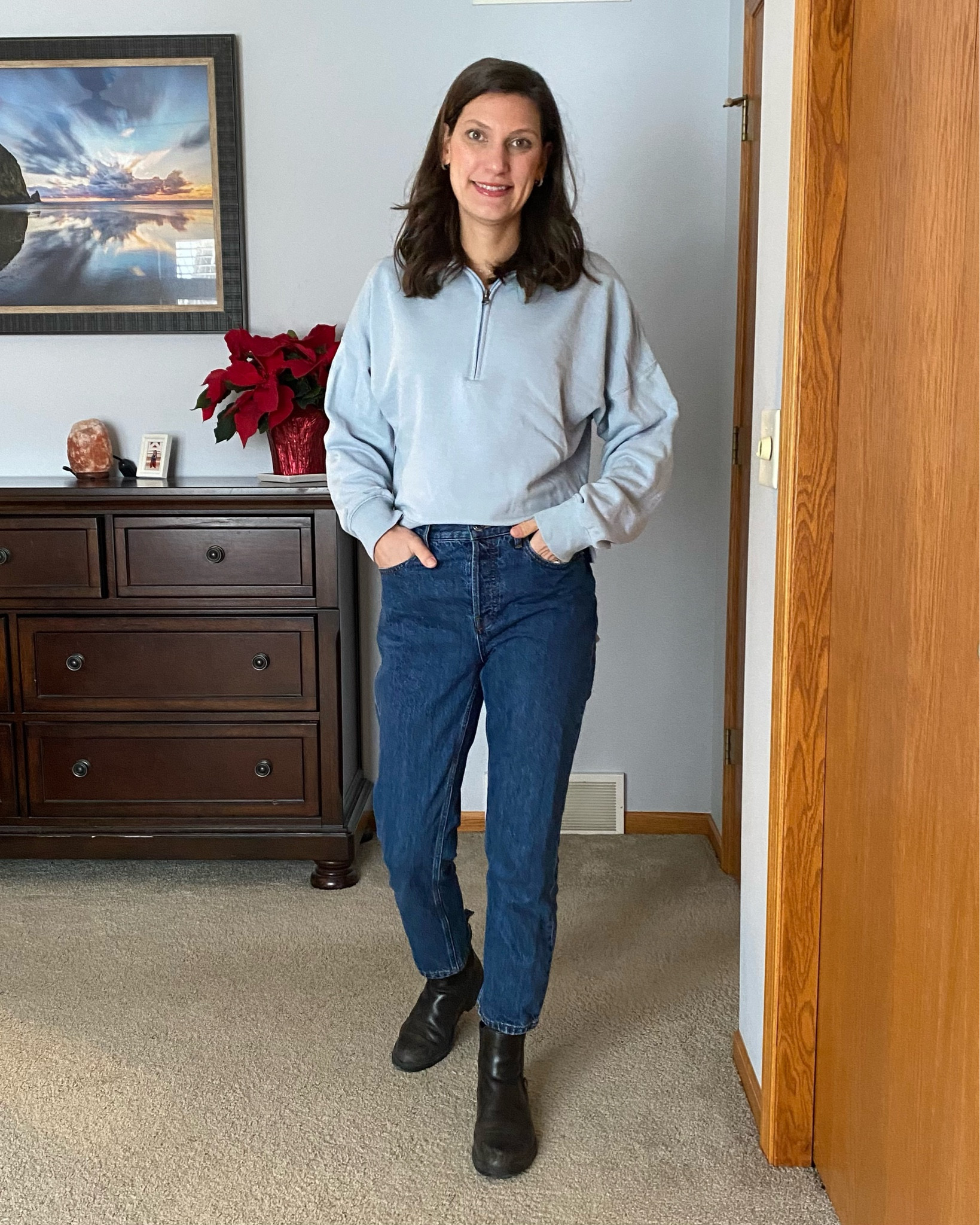 Styling my Everlane 90s cheeky jeans with a half-zip sweatshirt and Chelsea boots. 

Sizing: 
jeans size 26 TTS in 26.5 in inseam
Zip-up sweatshirt size S TTS 
Chelsea boots TTS - I usually size up 1 size in boots

#LTKSeasonal #LTKunder100