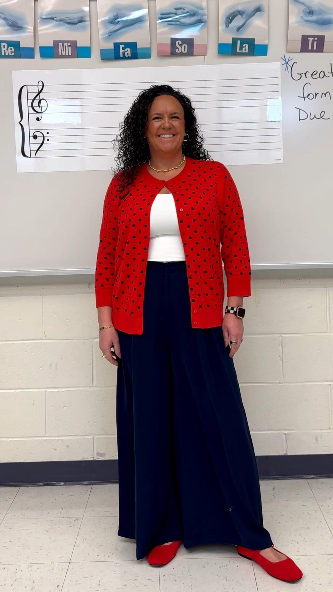 I’m 5’4, 173lbs
Cardigan: XL
Tshirt: L
Pants: L Short
Shoes: TTS

#LTKOver40 #LTKootd #LTKWorkwear