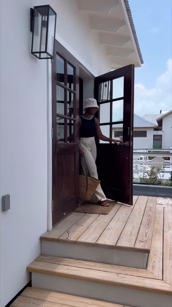 Headed out to sip on tropical drinks beachside 🍹 #cantbelizeit 

Swimsuit @nastygal 
Pants @mattecollection 
Bag @zara 
Bucket hat @amazonfashion

#LTKVideo #LTKItBag #LTKStyleTip