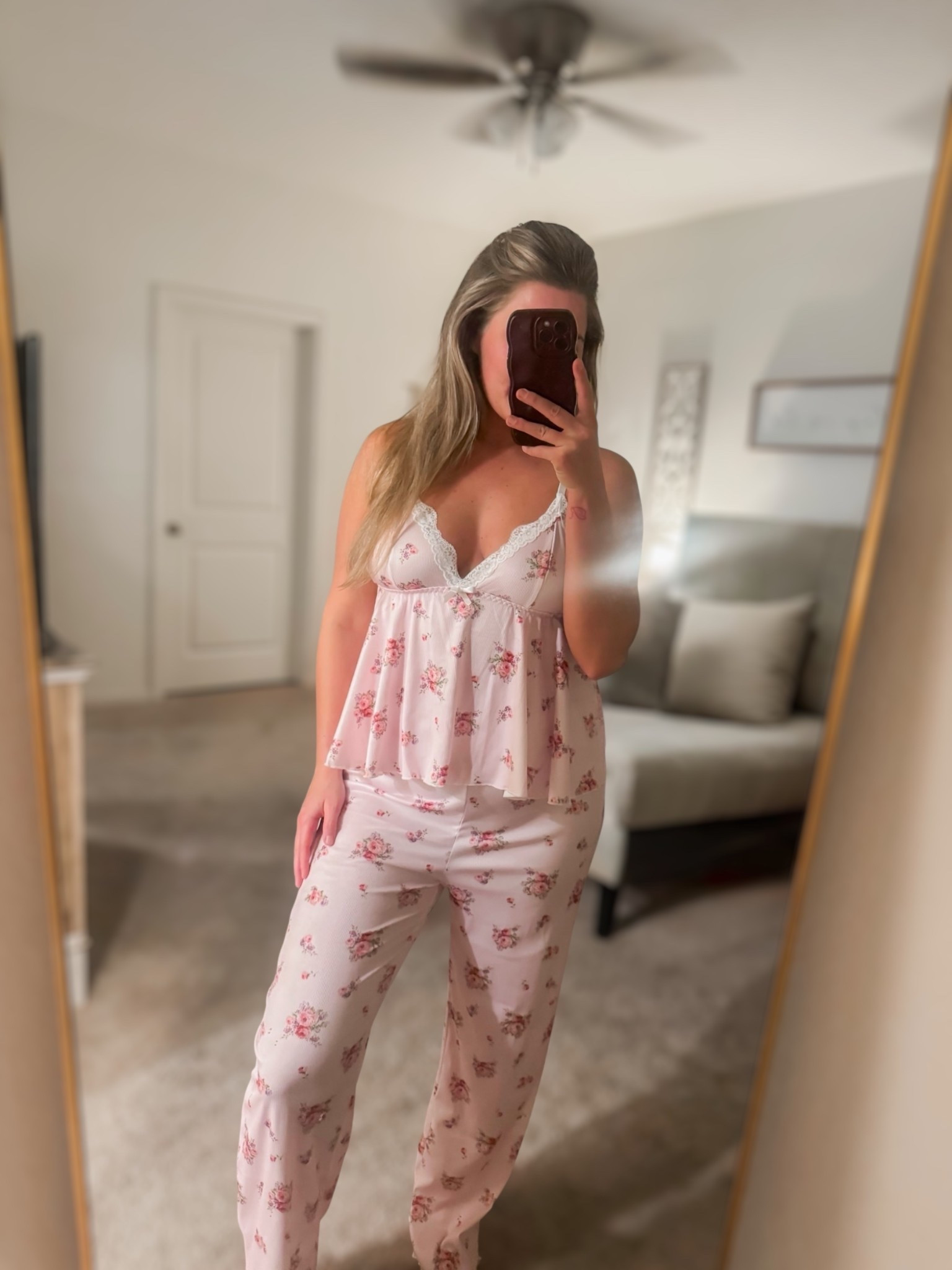 Love romanticizing bedtime by wearing cute pjs😴💤🌸

#LTKmorningroutine #LTKselfcare #LTKgrwm