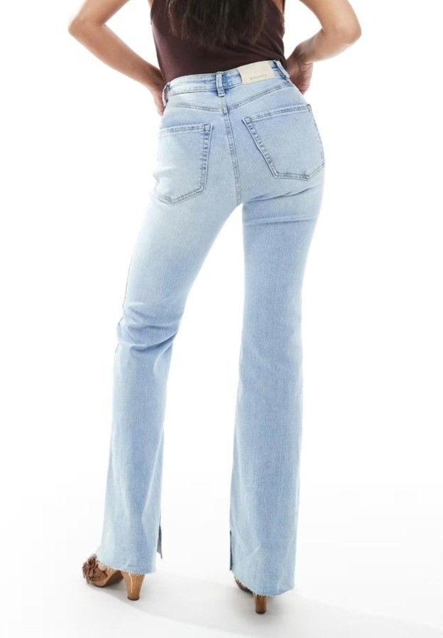 Petite blue flare jeans.Petite-friendly jeans for short women under 5'4/164cm. Petite fashion.

#LTKPetite #LTKMidsize #LTKootd