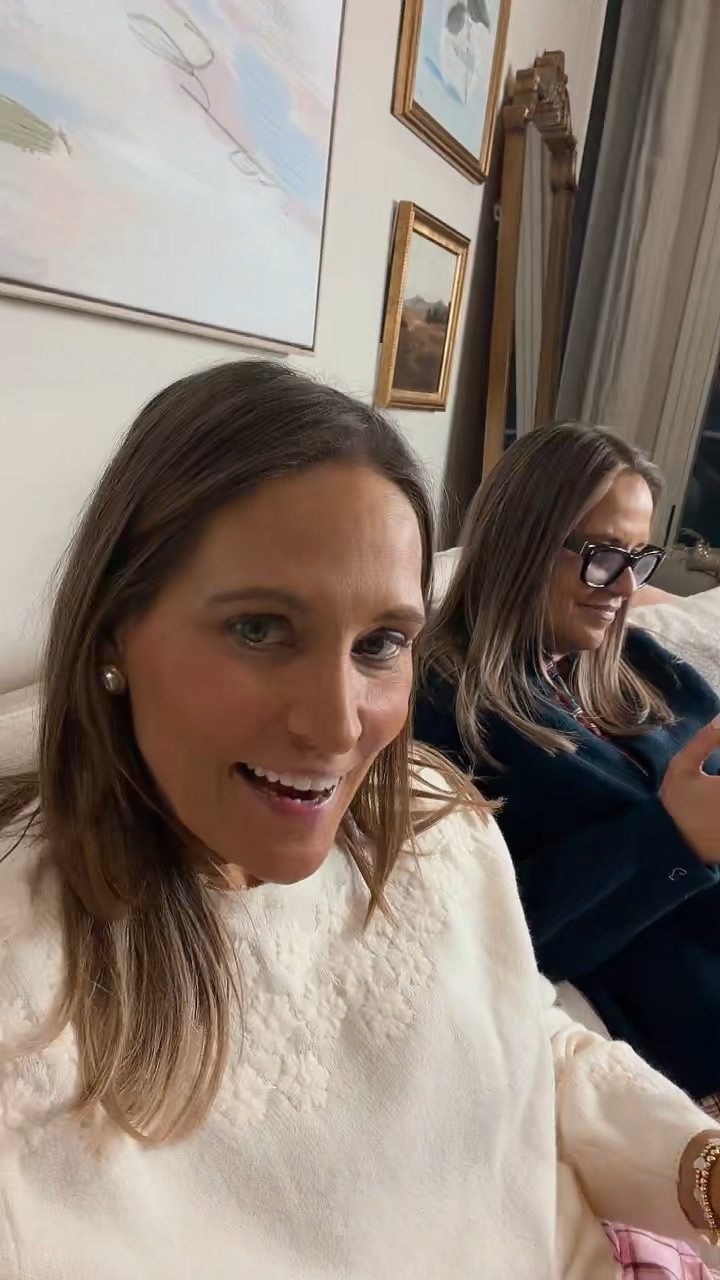 Behind the scenes in some comfy clothes 


#LTKOver40 #LTKootd #LTKFindsUnder50