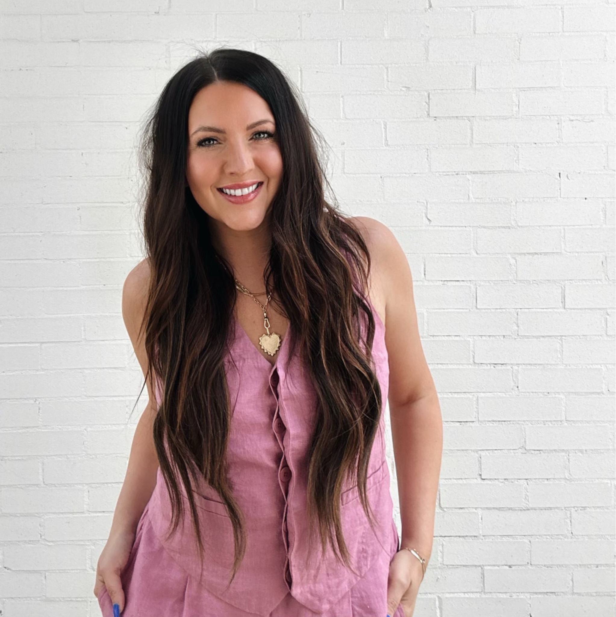 Would you believe I went shopping…inside the store. WHO IS SHE?! This pink linen set is no longer available online but it comes in other colors. It’s so cozy!! 10/10 would recommend. 

#madewell

#LTKStyleTip #LTKU