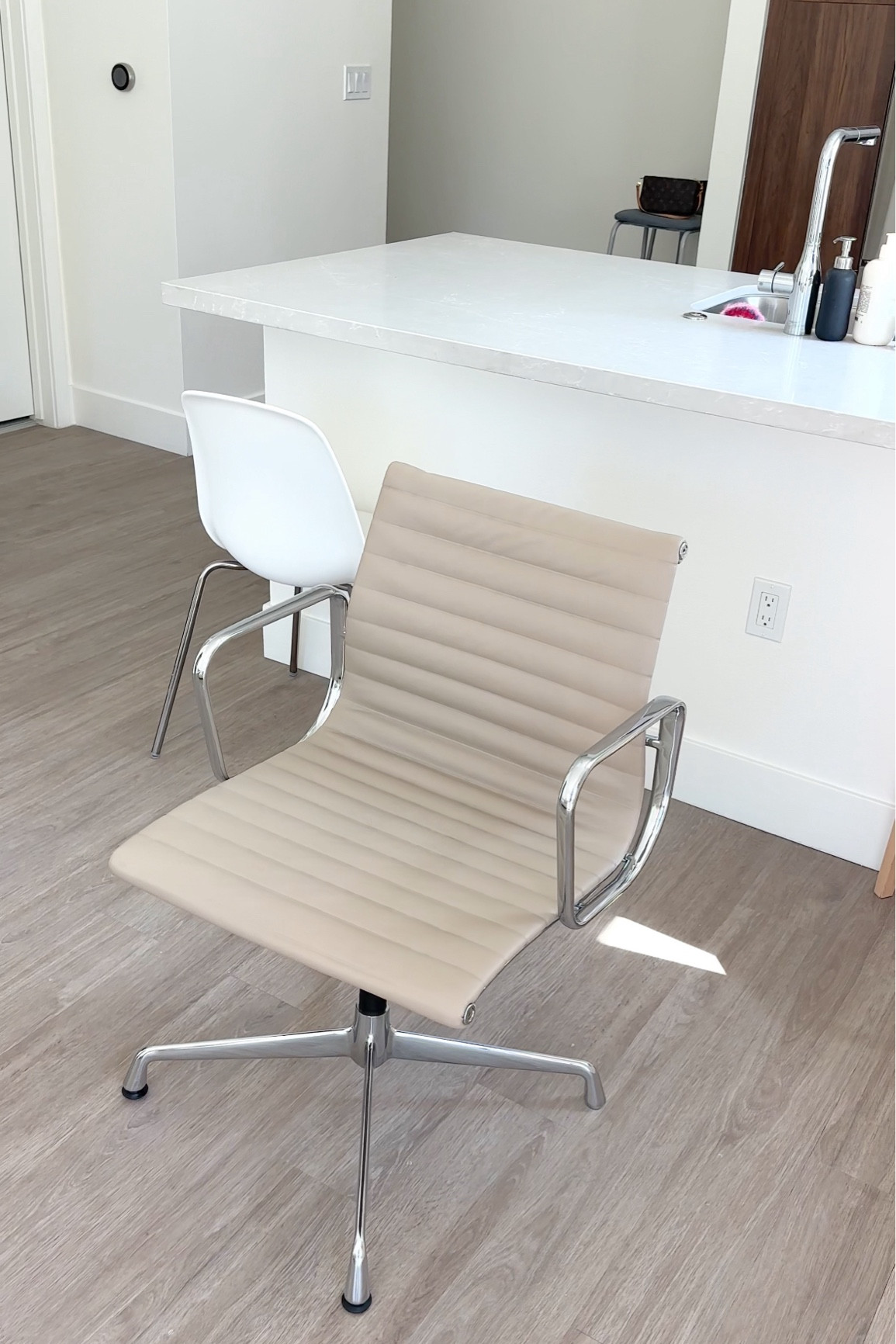 Aesthetic cream office chair
