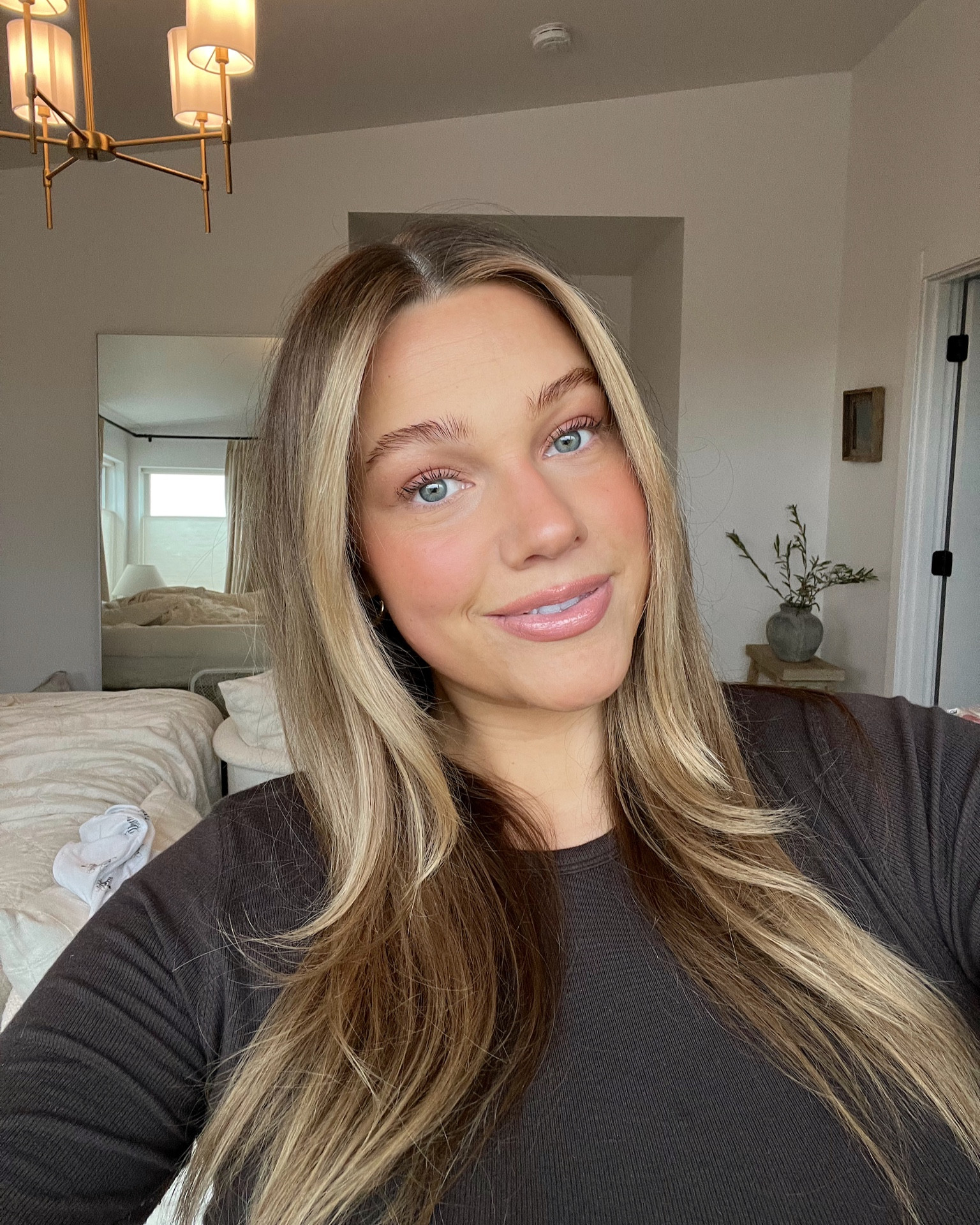 No foundation just concealer + dibs bronzer + Patrick ta blush + Saie beauty highlighter down nose and cheekbones + clear brow gel + ilia mascara! Eyeshadow pallets is from Tarte. Lip: wherever walnut liner + anastasia Beverly Hills lip + Patrick ta gloss 