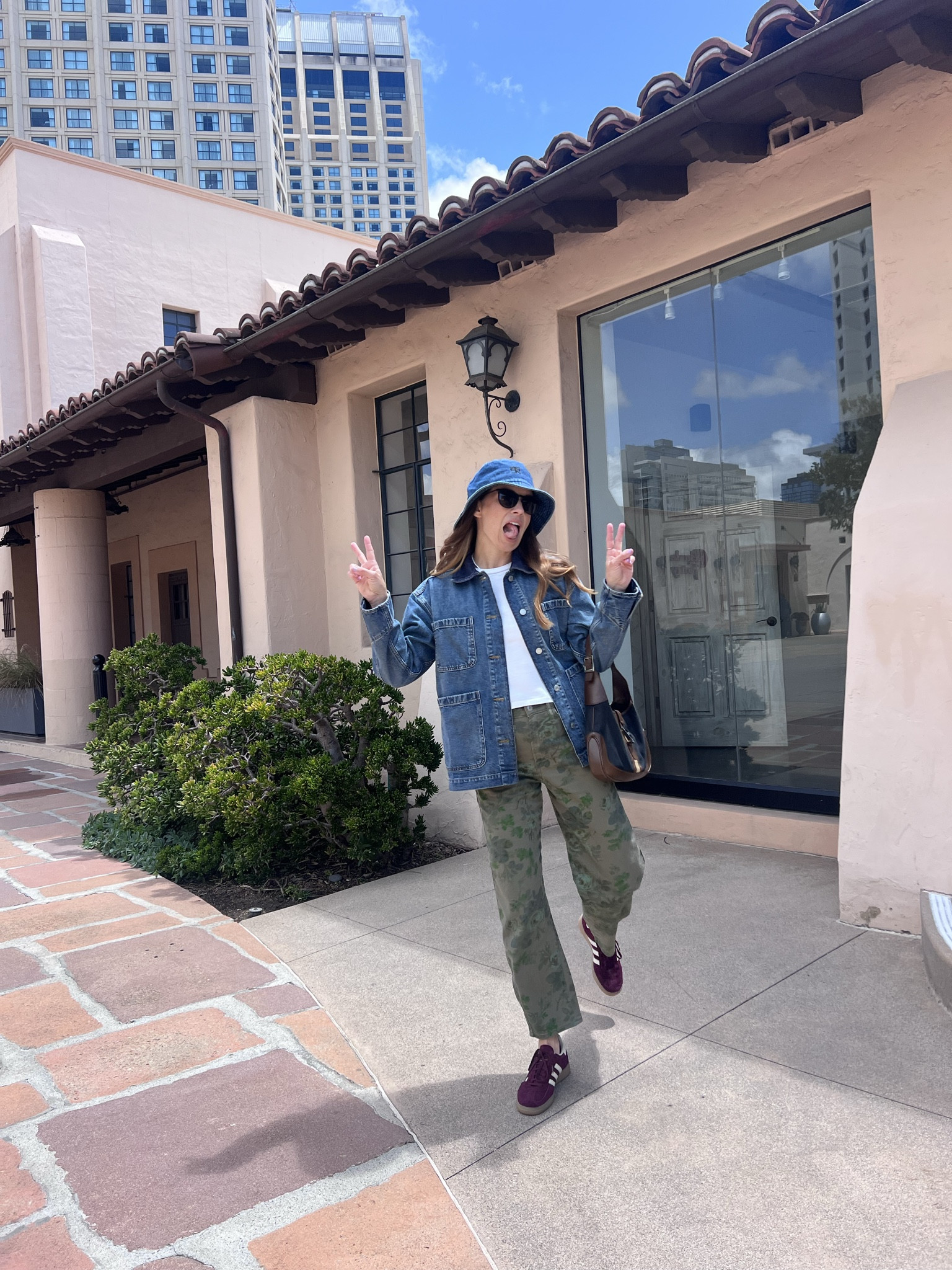 Mom outfit, mom style, over 40 style, barrel jeans, gap style, vintage Gucci, the real real 

#LTKOver40 #LTKootd #LTKmomlife