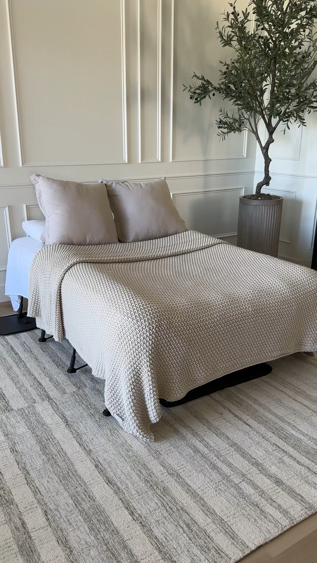 Upgrade your travel setup with this viral self-inflating bag that deflates in minutes and fits perfectly over your luggage. It even features a built-in wheeled duffel, making it a breeze to carry and tuck away when not in use.

inflatable bed, easy set up, portable bed, hosting hacks, entertaining, hostess tips, amazon finds, guest room essentials

#LTKU #LTKSeasonal #LTKHome