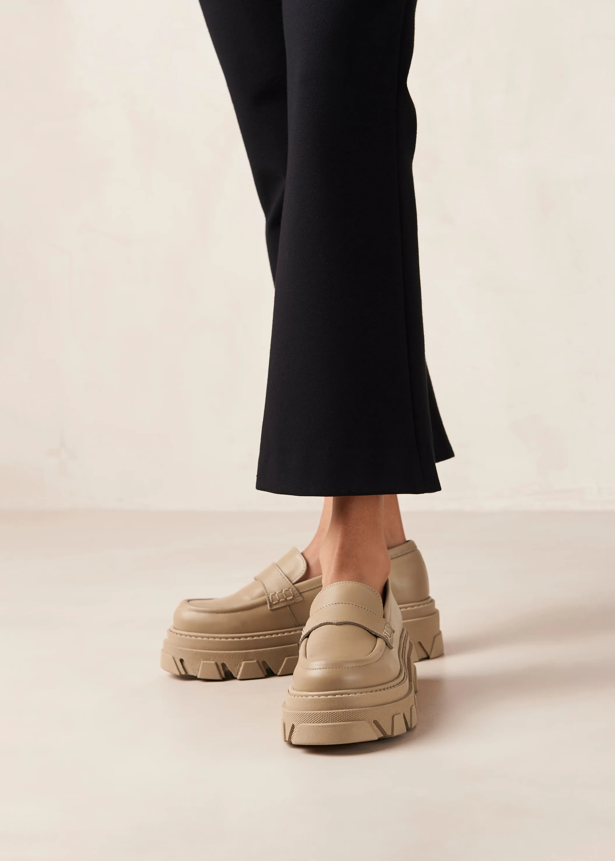 Trailblazer - Beige Chunky Loafers | Alohas FR