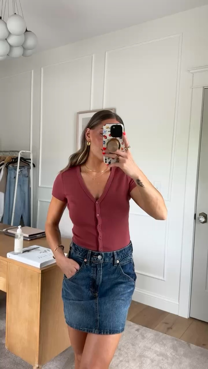 FALL MUST HAVE! 🍁 Denim Skirt!

Pair with knee high boots, tights & a sweater to help transition into the cooler months. 

Fall Trends
Fall Pieces
Fall Must Have
Denim Skirt
Mini Skirt
Fall OOTD 
 

#LTKSeasonal #LTKStyleTip #LTKFindsUnder50