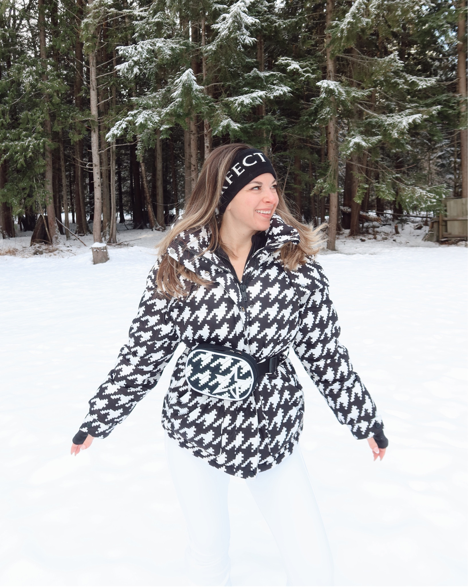 Houndstooth ski outfit black and white winter sports look!

Revolve code: tulip

Wearing my usual smalls/2

Ski
Winter sports
Snowboarding
Base layers
Heated socks
Ski accessories
Winter vacation

#LTKTravel #LTKSeasonal #LTKgrwm