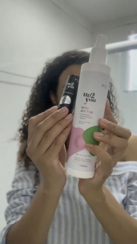 Spray antifrizz e stick baby hair da UP2YOU. Dois produtos para revitalizar os cachos e estilizar seus penteados. #cachos #curlyhair #cabelocacheado #cabelocrespo

#LTKbeauty #LTKbrasil