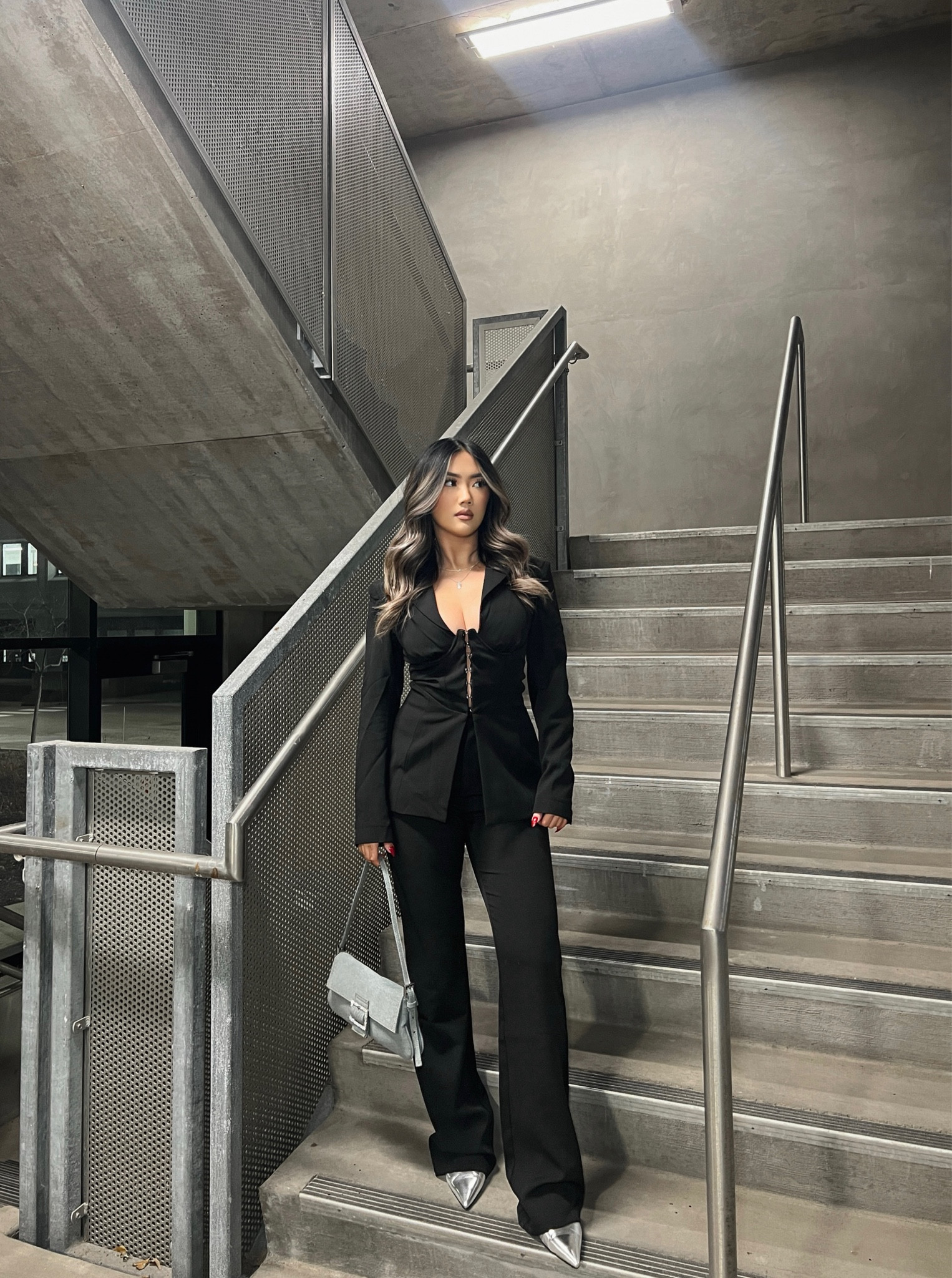 Standing on business baby✨🖤

Pant set & bag @ misslola
Heels @ Macys

#LTKparties #LTKstyletip #LTKSeasonal