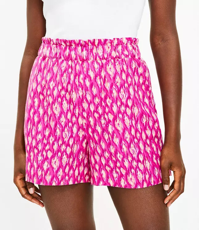 Fluid Pull On Shorts in Animal Print Linen Blend | LOFT