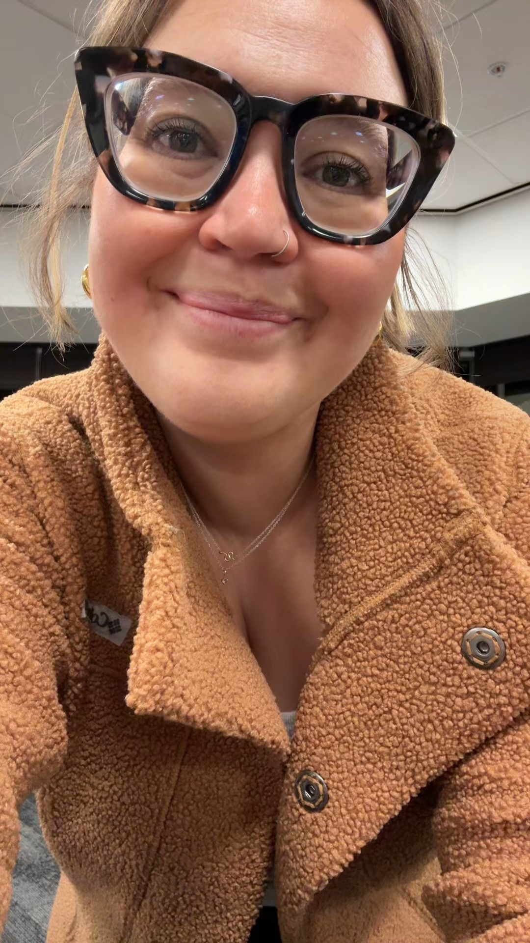 Cozy preggy gal. 

#LTKBump #LTKFindsUnder50 #LTKMidsize