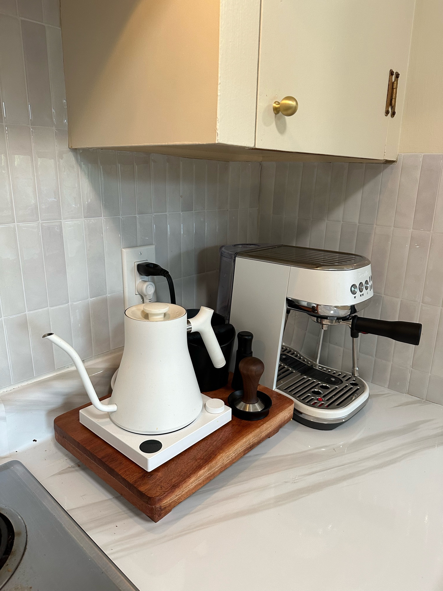Our espresso/coffee bar 🤎

Coffee bar / espresso machine / cozy kitchen

#LTKHome