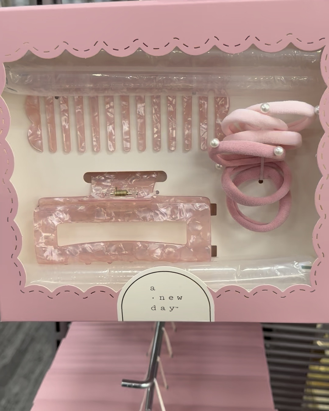 Love this Hair Gift Set! It comes with a matching comb, claw hair clip, and hair ties! This is a great last minute gift for teachers, teens, your bff, and yourself🎀 #giftsforher #ltkfamily #ltkkids 


#LTKWatchNow #LTKHoliday #LTKGiftGuide