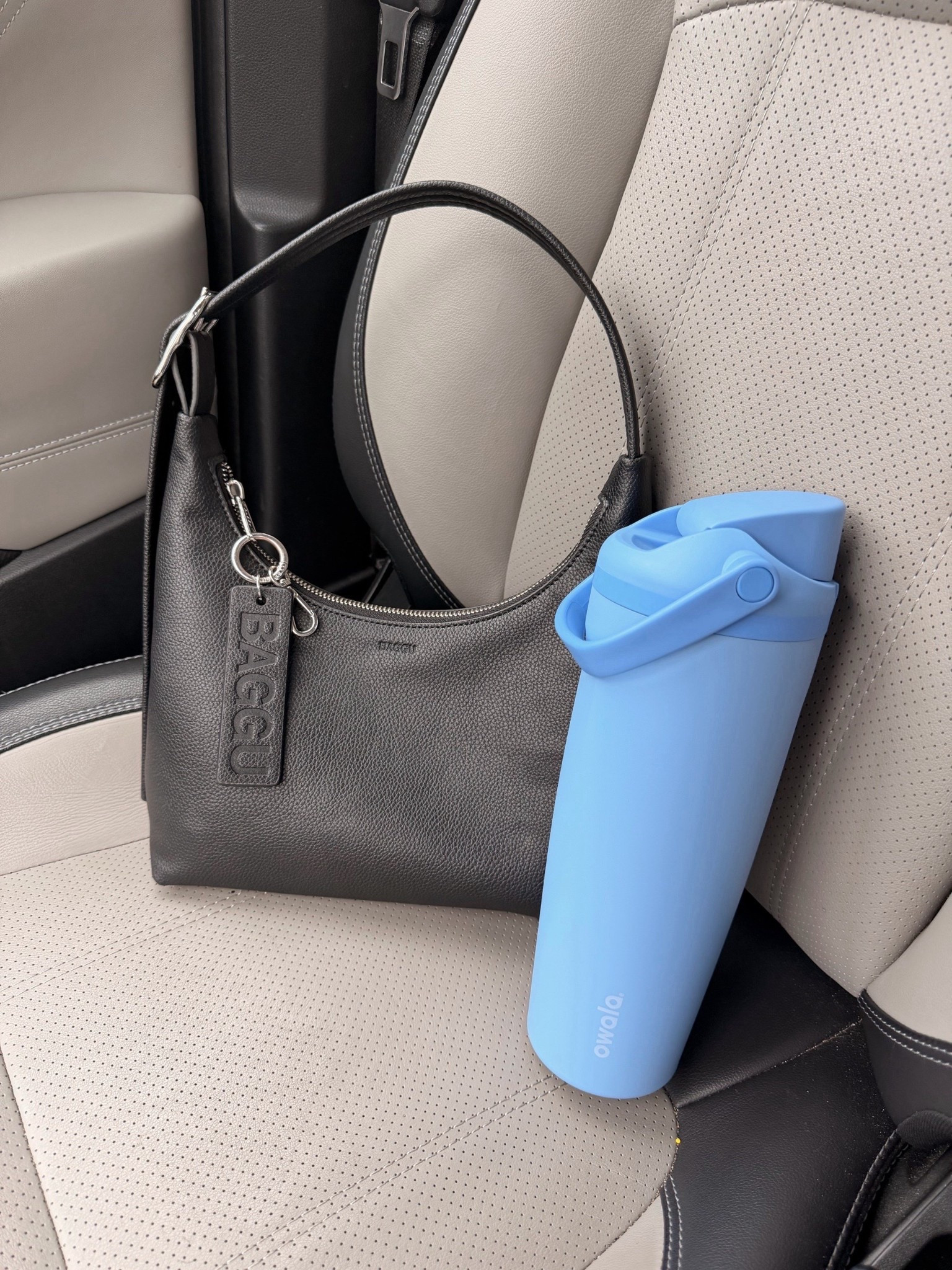 new bag, new water bottle 👜



#LTKootd #LTKTravel #LTKSaleAlert