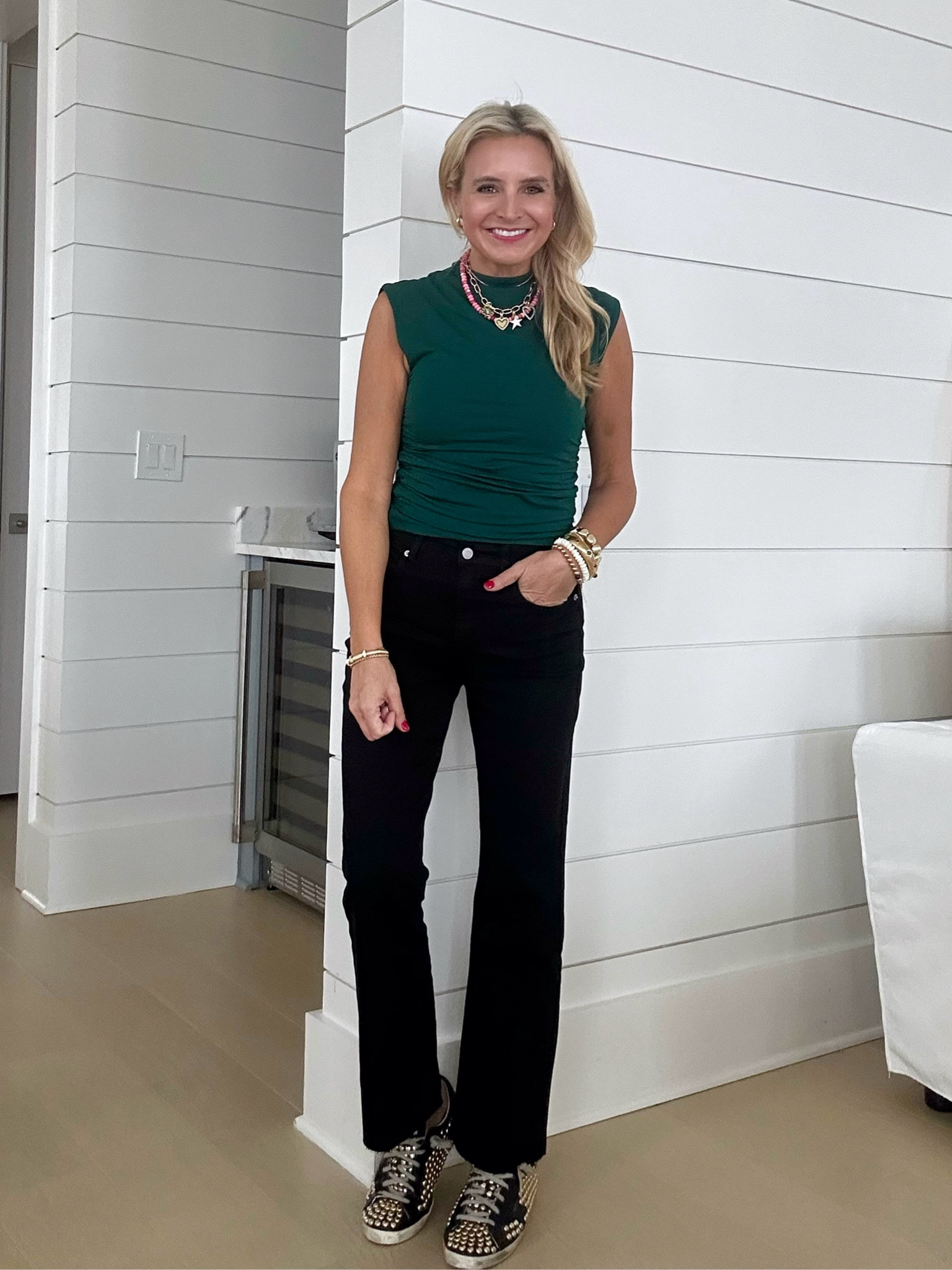 Super cute fall look! Loving this top. It comes in tons of colors! Wearing size small. Jeans are a size 25  

#LTKSeasonal #LTKFindsUnder100 #LTKStyleTip