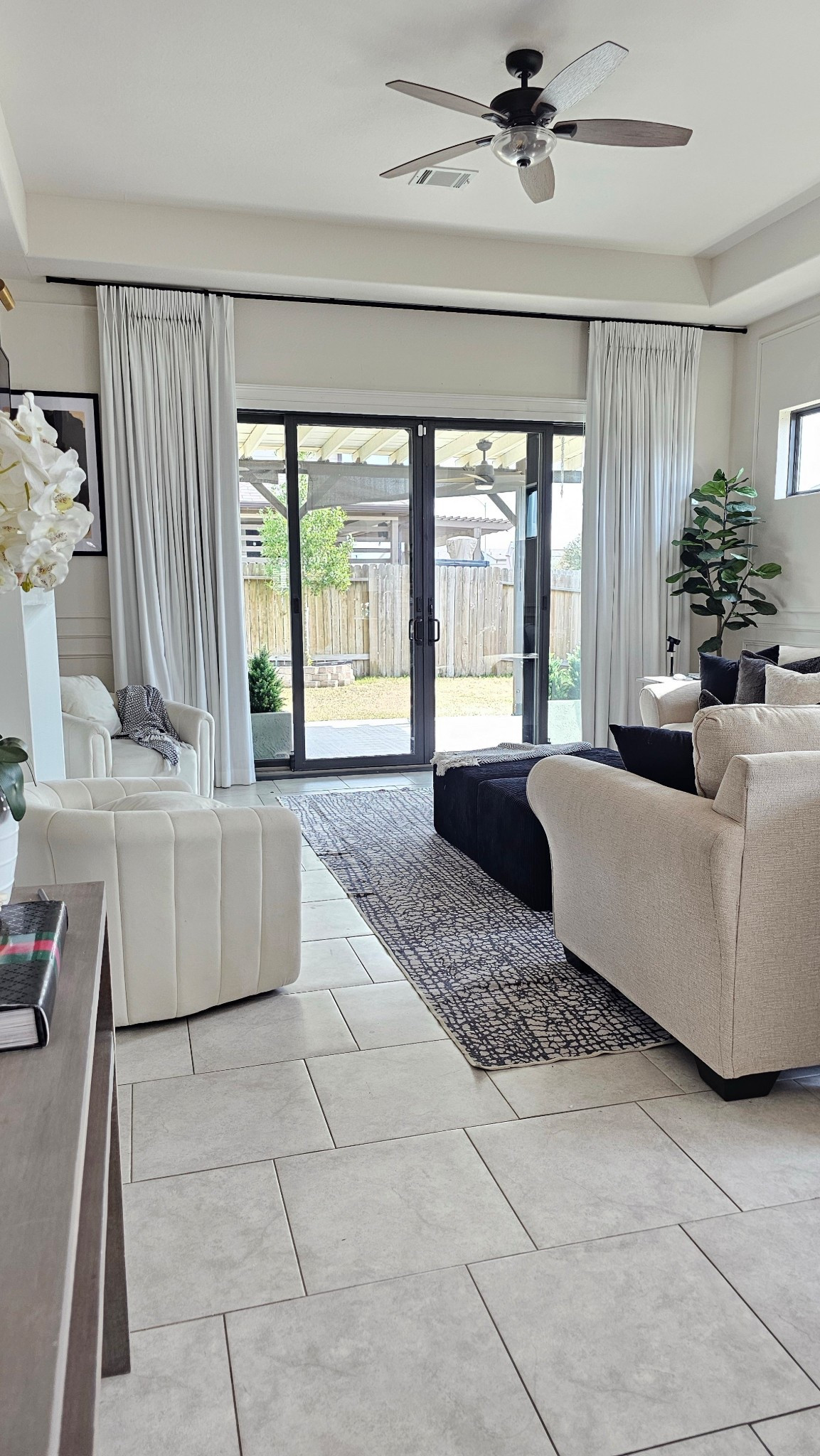 Shop My Home 🏡 Modern Living Room 

#home #homerenovation #renovation #livingroom #homedesign #interior #interiordesign #furniture #neutralinterior 

#LTKHome