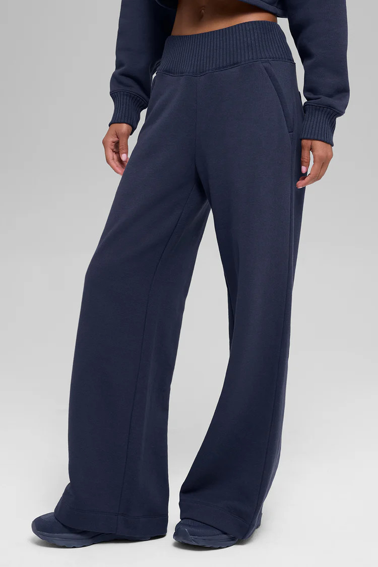 Serenity Wide Leg Sweatpant - Navy | Alo Yoga (US)
