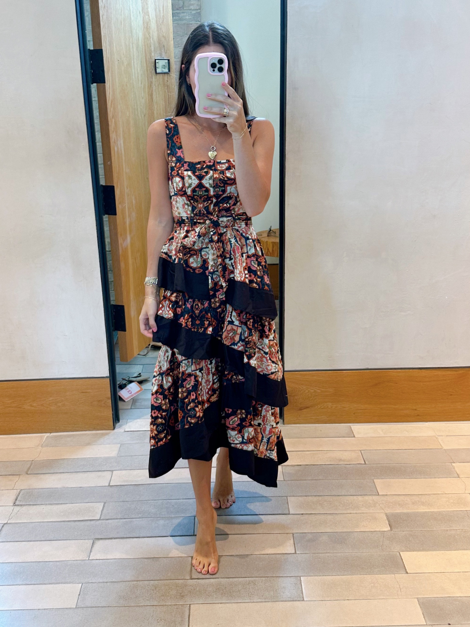 Dress this up or down! Fall dress


Wedding guest, rehearsal dinner, bridesmaids luncheon 