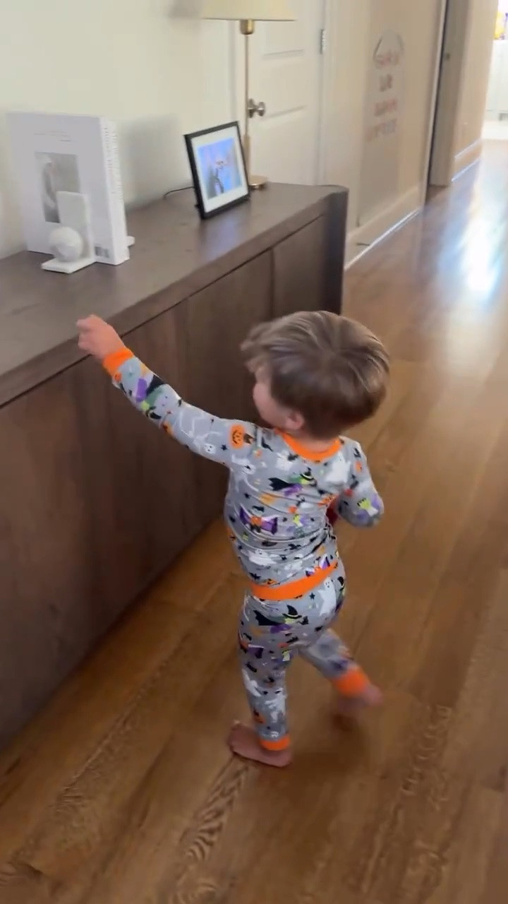 Glow in the dark pjs as Coopy races around the house to check out all our Halloween decor hahah

Halloween pjs, little sleepies, Halloween pjs for boys, kids pjs, boy mom, grace white

#LTKKids #LTKBaby #LTKSeasonal