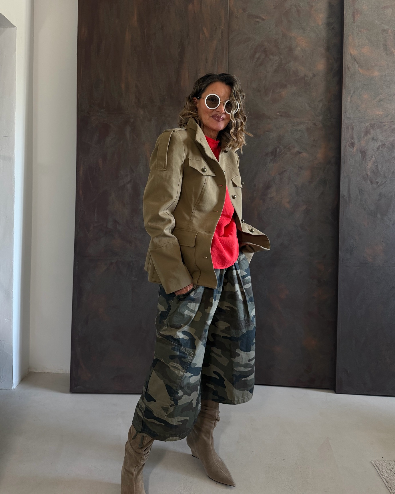 Mein ootd mit Rot ❤️ und Camouflage 
Bermuda zu Stiefeln 👢 
Übergangsoutfit

#LTKautumn #LTKshoes #LTKstyletip
