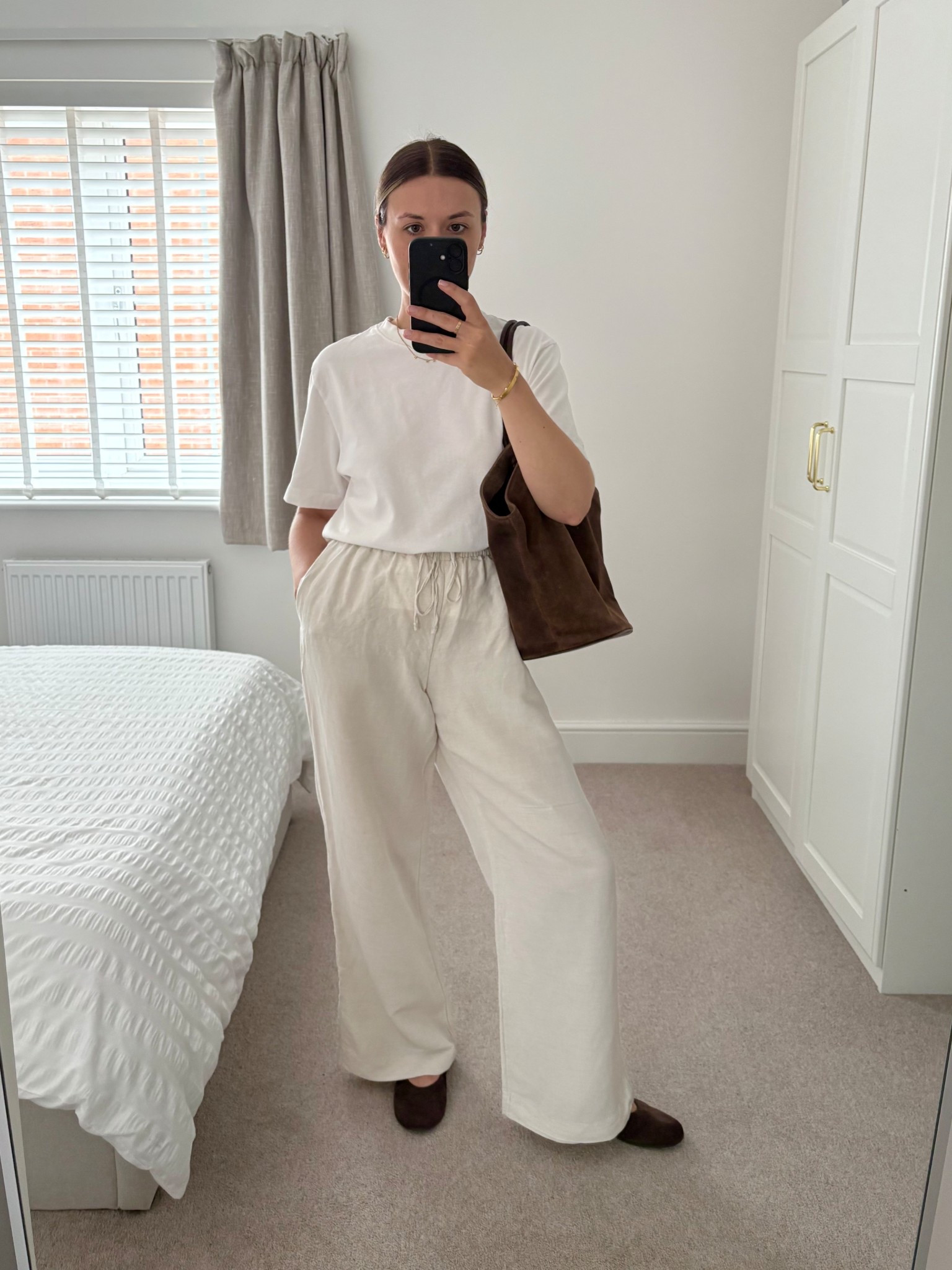 Ways to wear ballet shoes 🩰

I love how they look with other summer basics such as linen trousers. I’d wear this outfit to work too.



#LTKuk #LTKstyletip #LTKsummer
