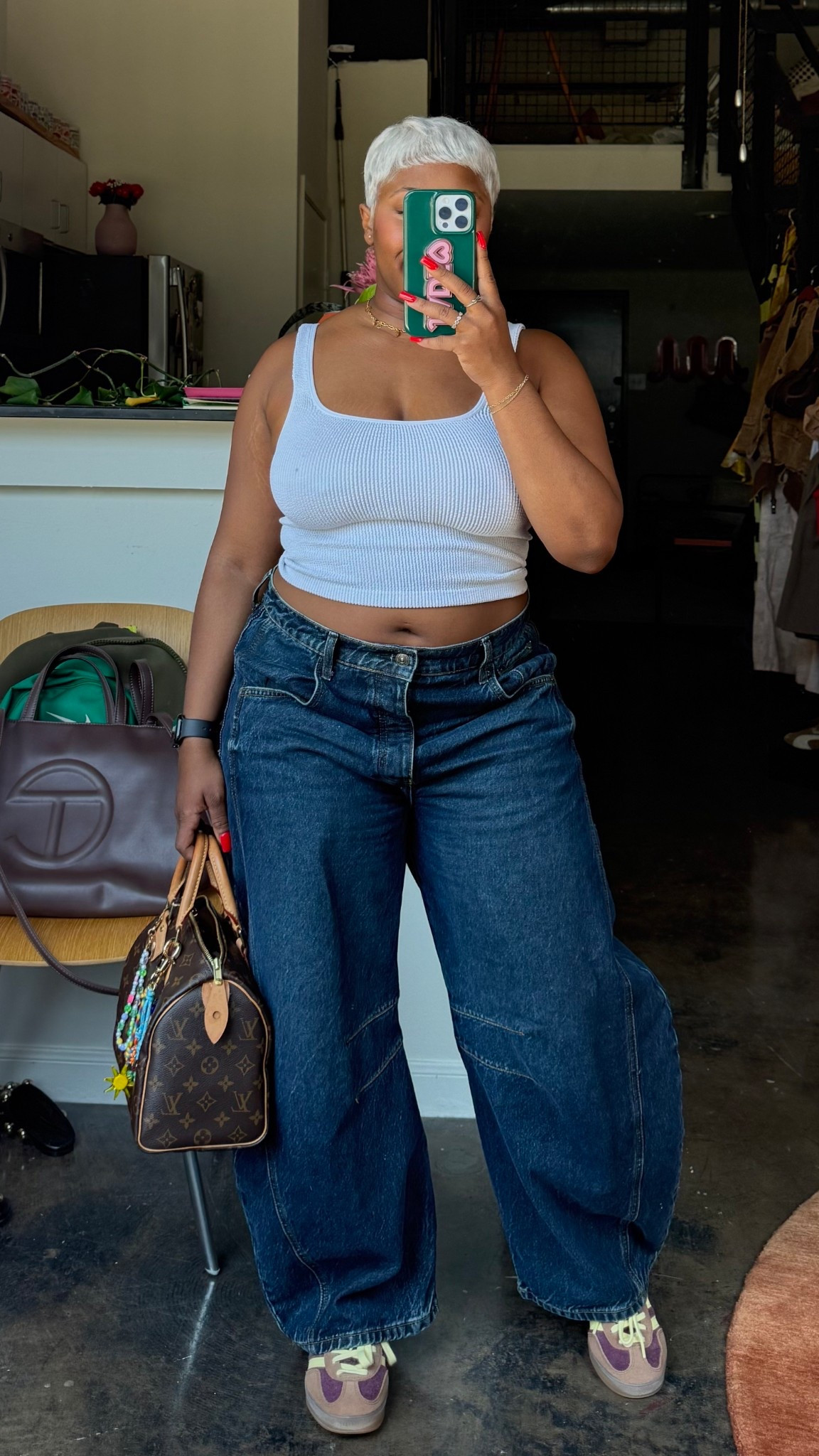 Dark denim 

#LTKStyleTip #LTKMidsize #LTKFindsUnder100